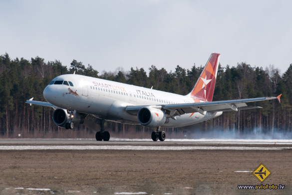 Airbus A320-211