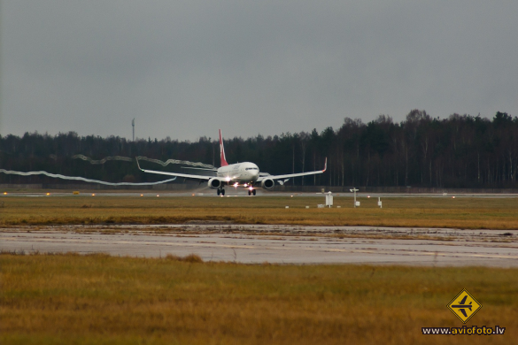 Boeing 737-8F2