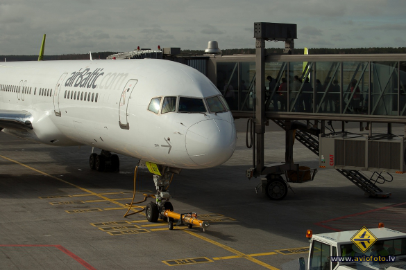 Boeing 757-256