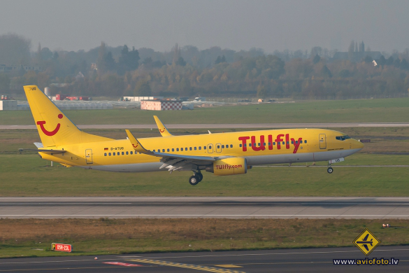 Boeing 737-8K5