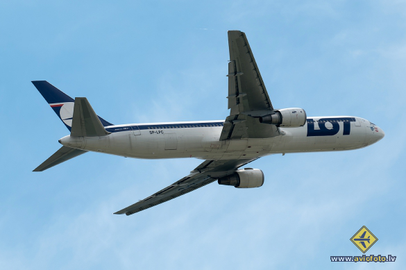 Boeing 767-35D/ER
