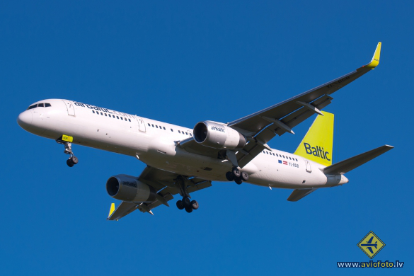 Boeing 757-256