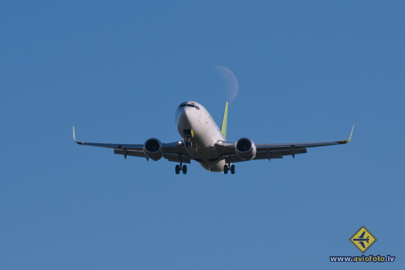 Boeing 737-33V