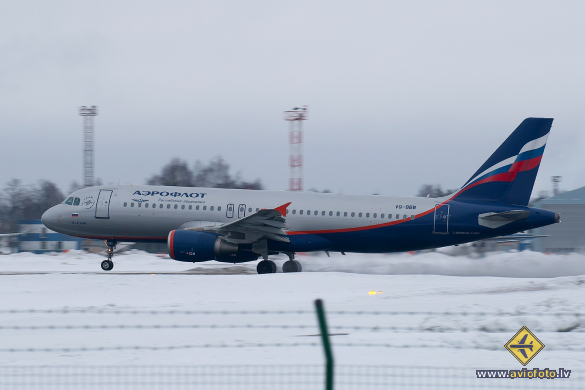 Airbus A320-214