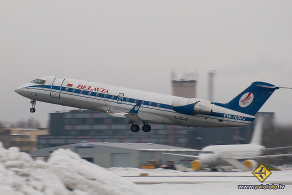 Bombardier CRJ-100ER (CL-600-2B19)