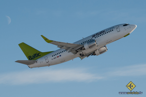 Boeing 737-36Q