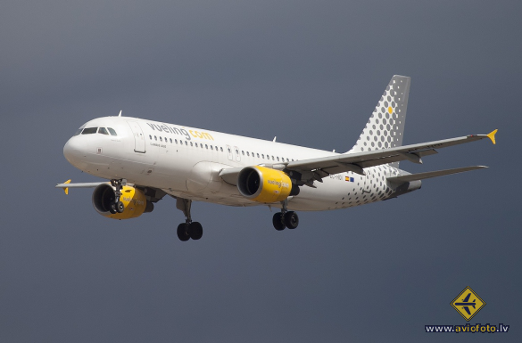 Airbus A320-214