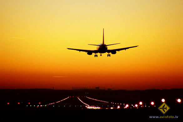 Boeing 737-330