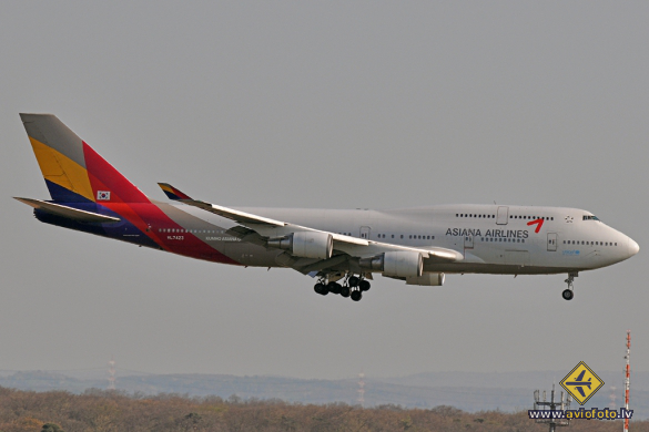 Boeing 747-48E