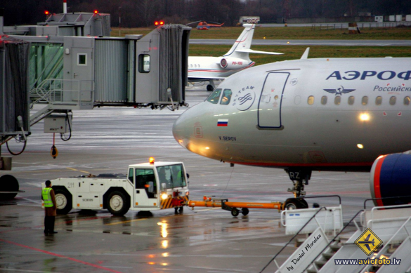 Airbus A320-214