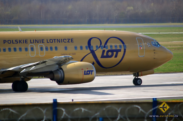 Boeing 737-45D