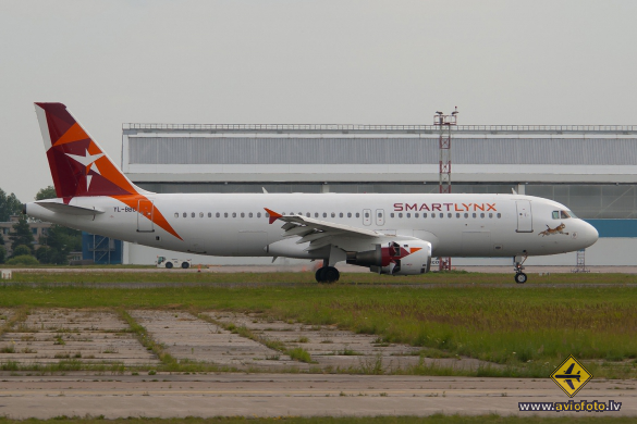 Airbus A320-211