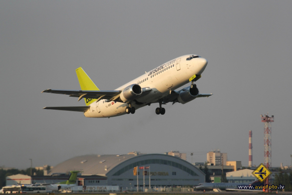 Boeing 737-31S