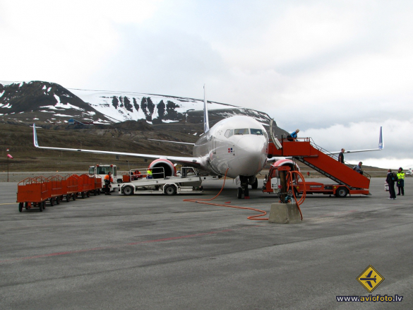 Boeing 737-85P