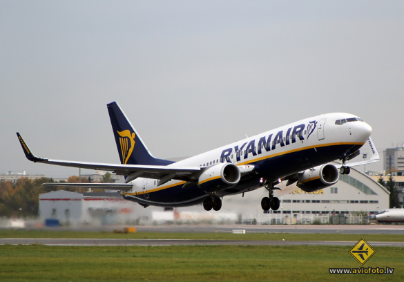 Boeing 737-8AS