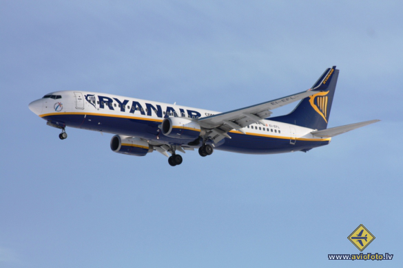 Boeing 737-8AS