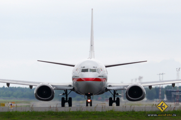 Boeing 737-35B