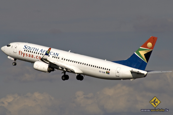 Boeing 737-8S3