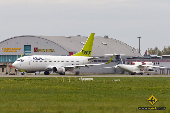 Boeing 737-33A