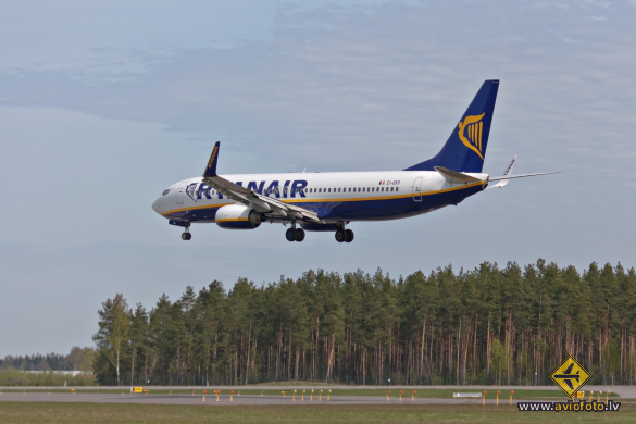 Boeing 737-8AS