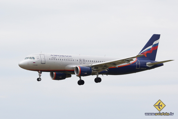 Airbus A320-214