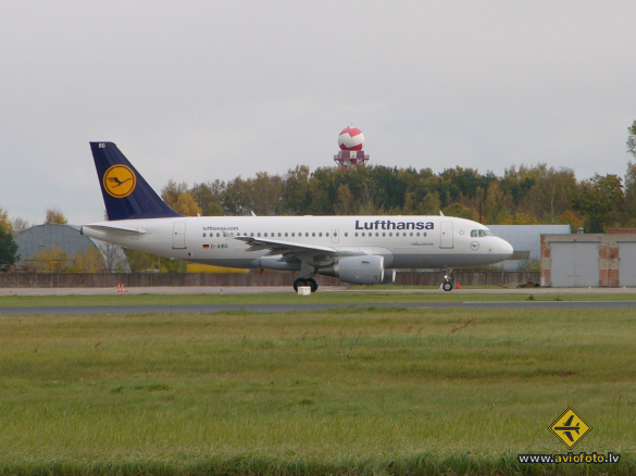 Airbus A319-114