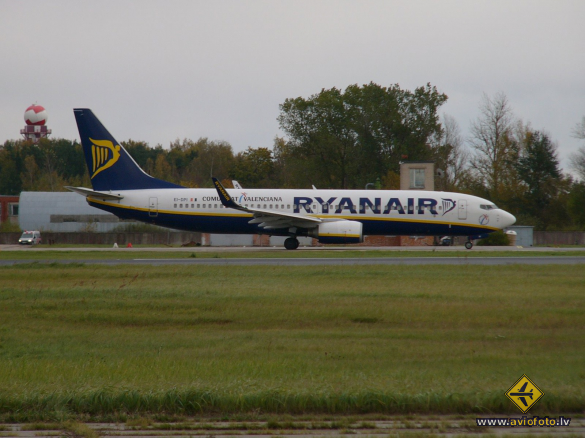 Boeing 737-8AS