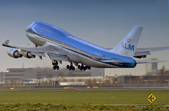 Boeing 747-406M