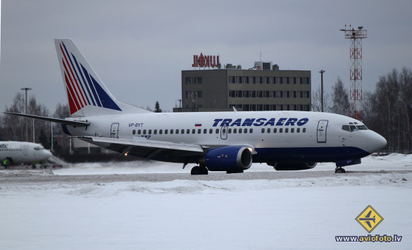 Boeing 737-524