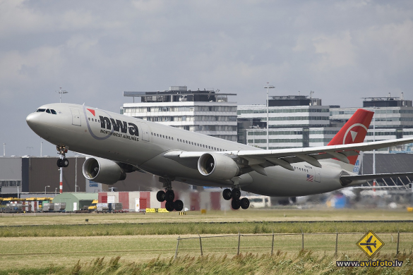 Airbus A330-323X