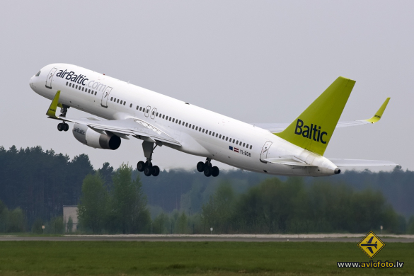 Boeing 757-256