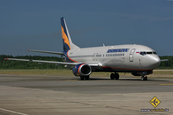 Boeing 737-43Q