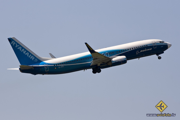 Boeing 737-8AS