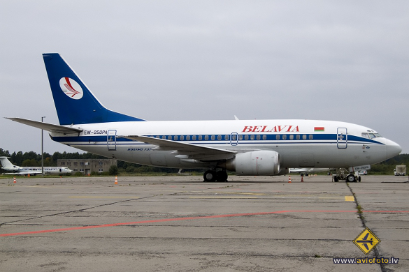 Boeing 737-524
