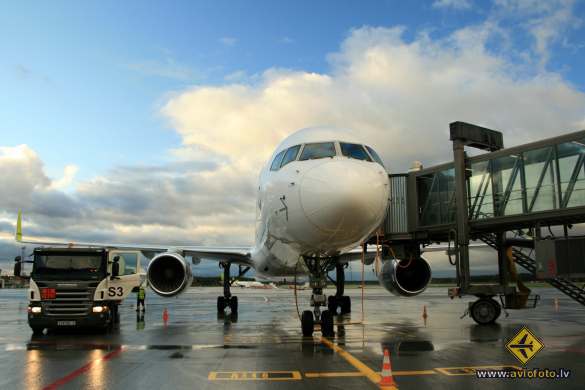 Boeing 757-256