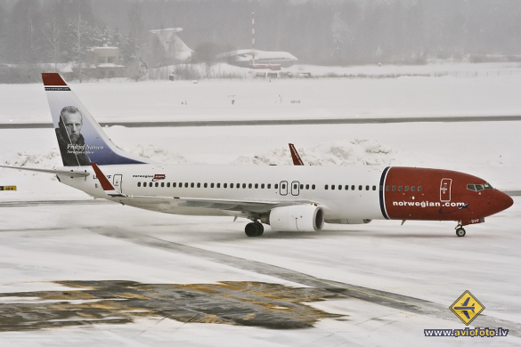 Boeing 737-8JP