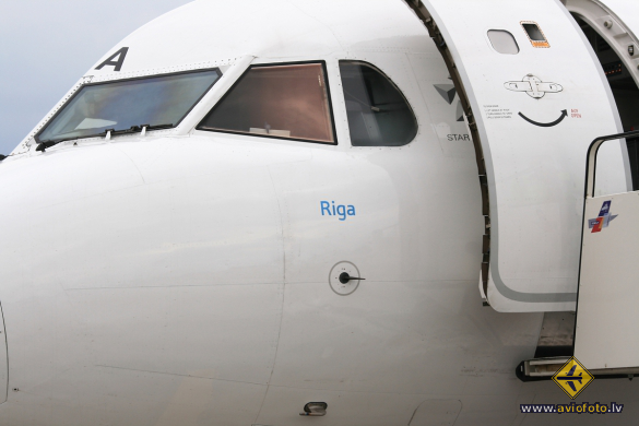 Fokker 100 (F-28-0100)