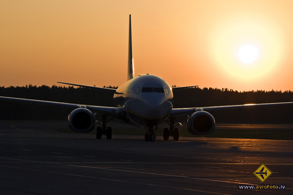 Boeing 737-8AS