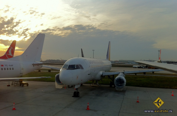 Airbus A320-211