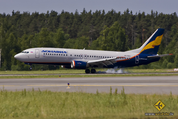 Boeing 737-43Q