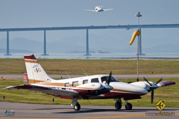 Piper PA-34-220T Seneca V