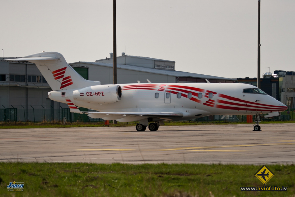 Bombardier Challenger 300 (BD-100-1A10)
