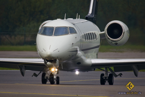 Bombardier Challenger 300 (BD-100-1A10)