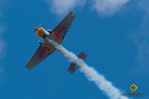 Extra EA-300SR