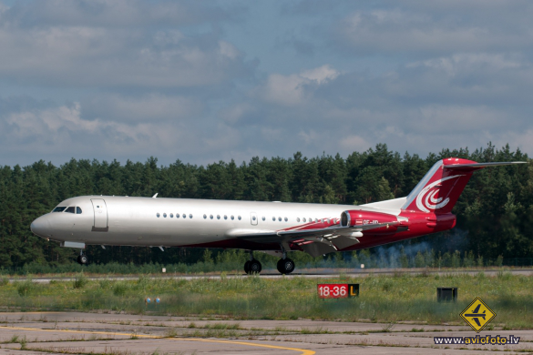 Fokker 100 (F-28-0100)