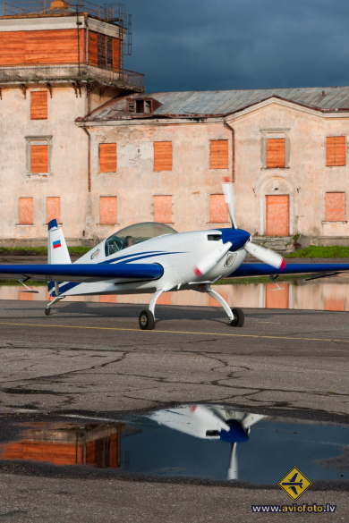 Extra EA-300L