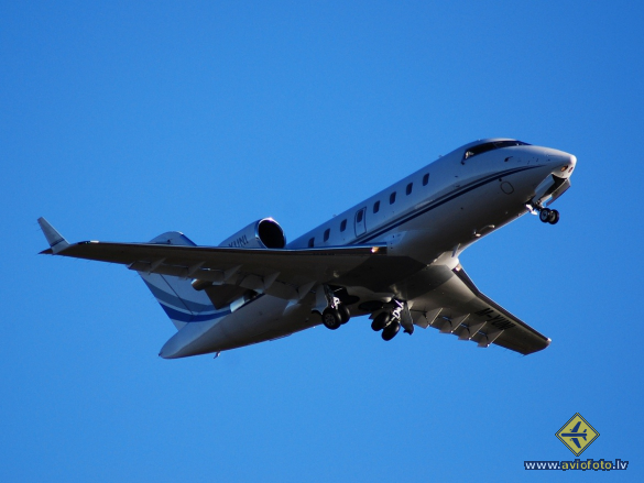 Bombardier Challenger 605 (CL-600-2B16)