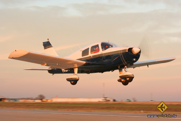 Piper PA-28-140 Cherokee