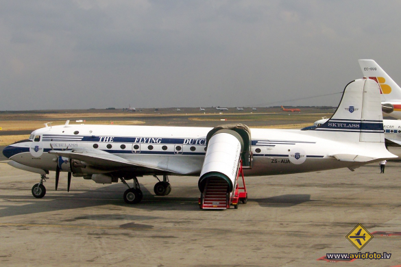 Douglas DC-4-1009