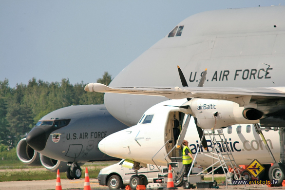 Lockheed C-5A Galaxy (L-500)